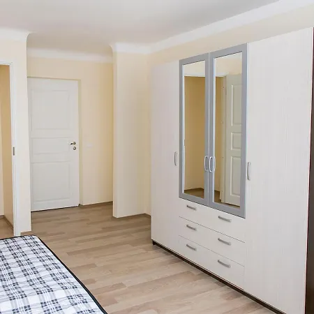 Guest house Private In A Shared *